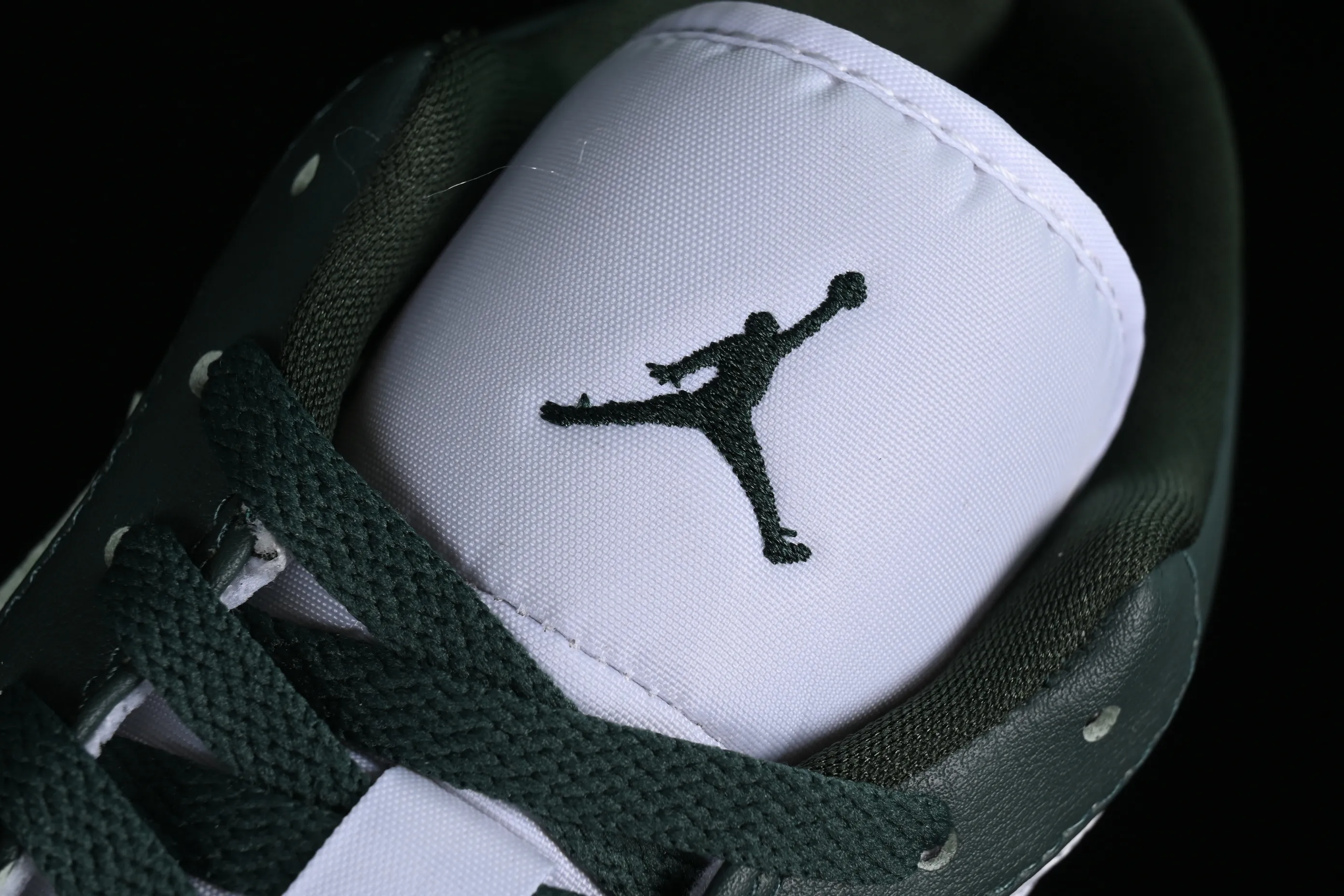 All categories Air Jordan Jordan series basketball shoes Air Jordan 1 Low Z version Air Jordan 1 Low "Olive Green" AJ1 Joe 1 olive green low-top basketball shoes DC0774-113